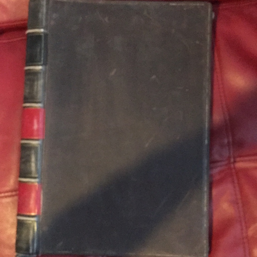 TwelveSouth BookBook